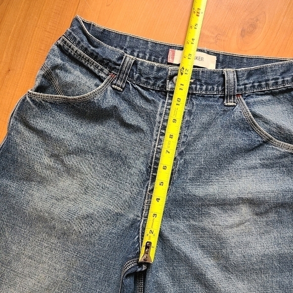 Vintage Levi's Men's Worker Denim Jean Shorts - Picture 6 of 12